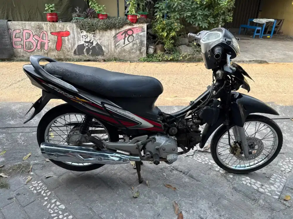 Supra 125 THN 2005 plat B Jakarta