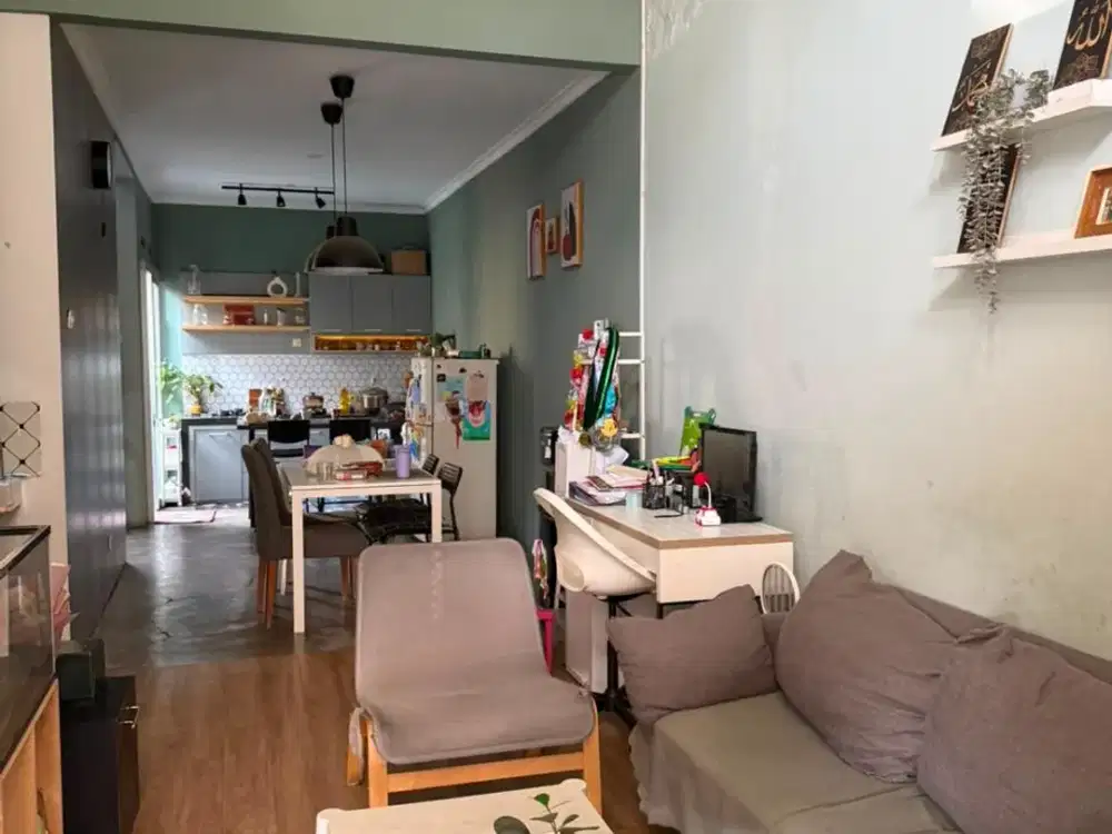 Dijual Rumah Lingkungan Nyaman dan Asri Siap Huni Lokasi di Kota Baru Parahyangan Bandung