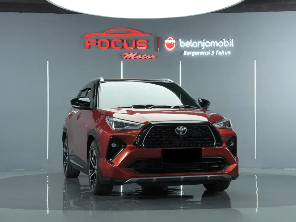 Km 19rb toyota yaris cross gr hybrid two tone 2023 pakai 2024 orange