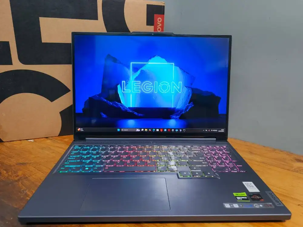 Legion Slim 5 16APH8 Ryzen 7 7840HS 16/512GB RTX 4050 6GB Garansi 2027