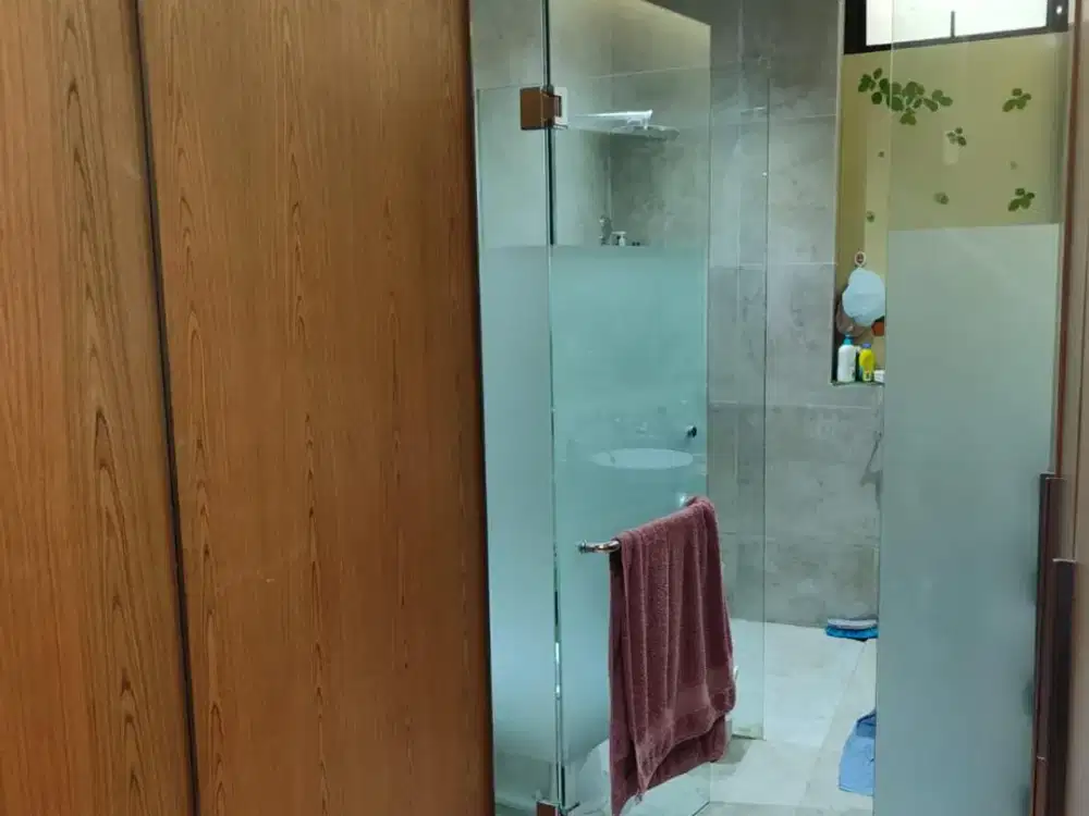 DIJUAL BANGUNAN MANDIRI POSISI HOEK Berlokasi Di  Sutera Flamboyan