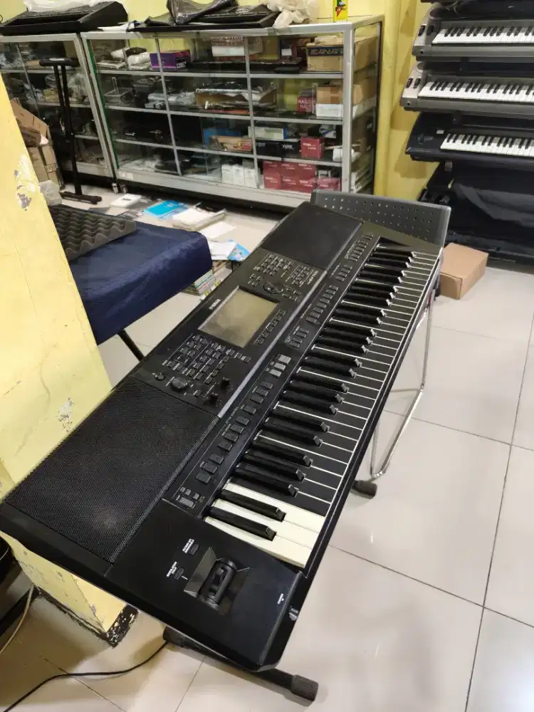 Keyboard Yamaha PSR SX700