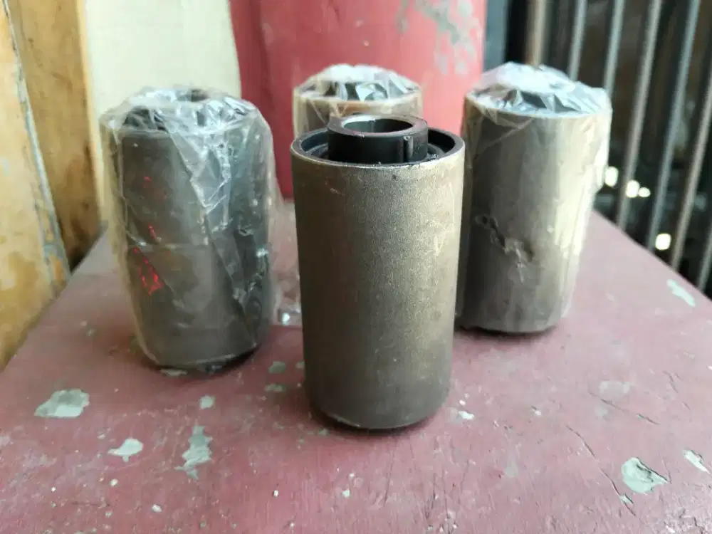 BUSHING BOS PER BELAKANG ISUZU ELF NKR55 NHR55 ISUZU TRAGA ORIGINAL