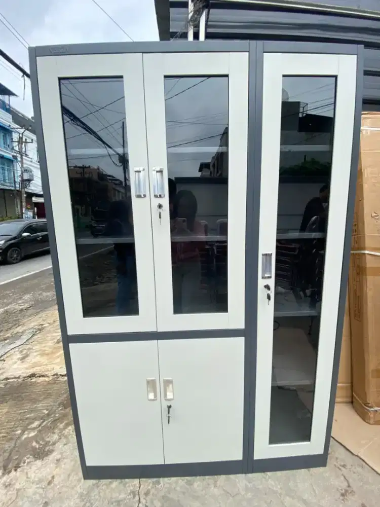 LEMARI ARSIP 3 PINTU + LACI