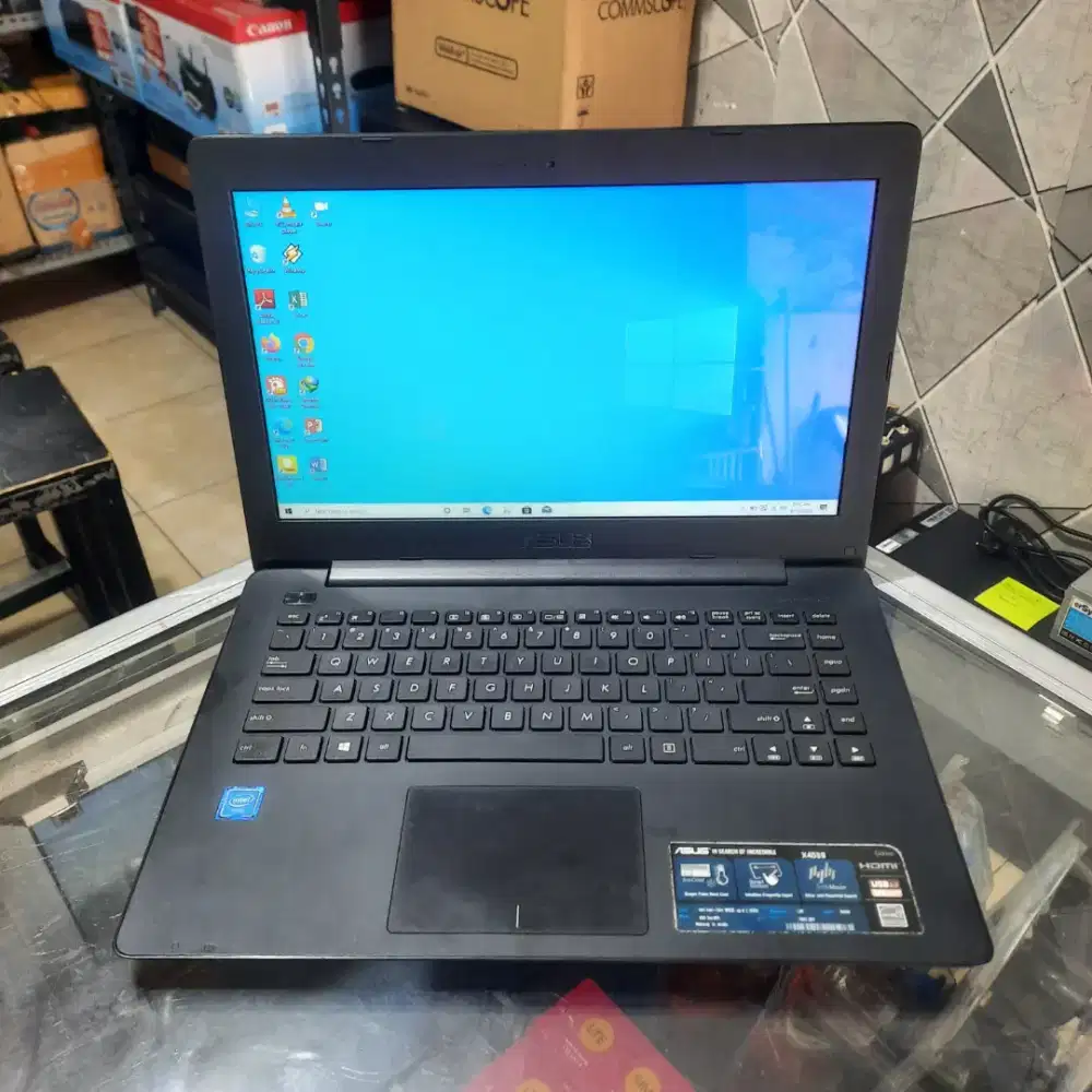 Asus X453S, Celeron N3050, RAM 4GB, SSD 128GB, Layar 14 inch
