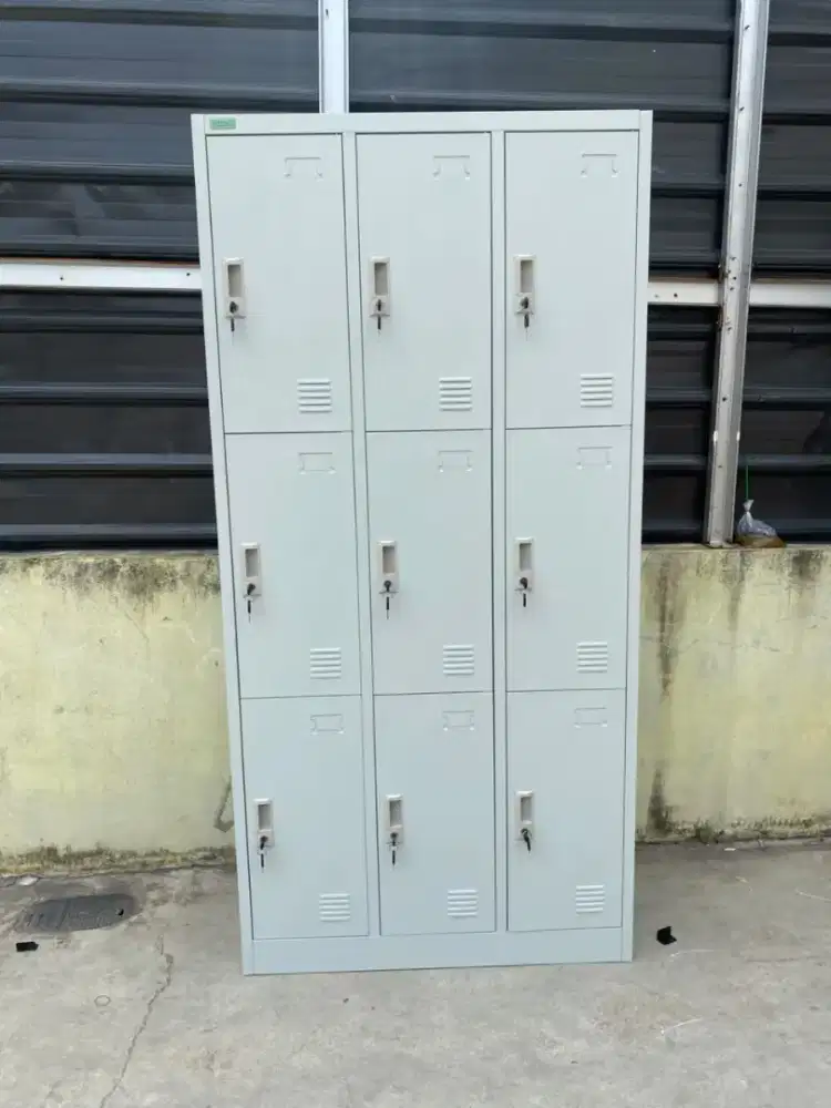 LOCKER 9 PINTU  MURAH