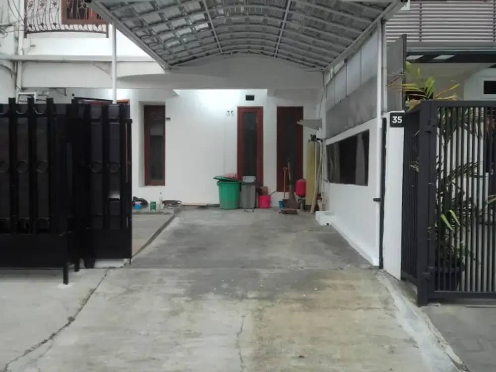 DISEWAKAN RUMAH JL ALAM SEGAR PONDOK INDAH JAKARTA SELATAN.