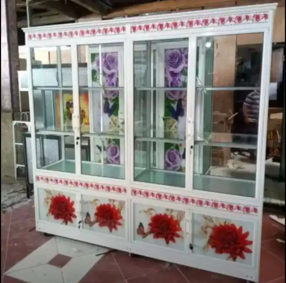 Rak etalase ato bufet ato rak pajangan