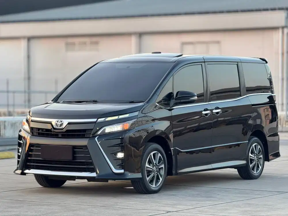 TOYOTA VOXY 2021