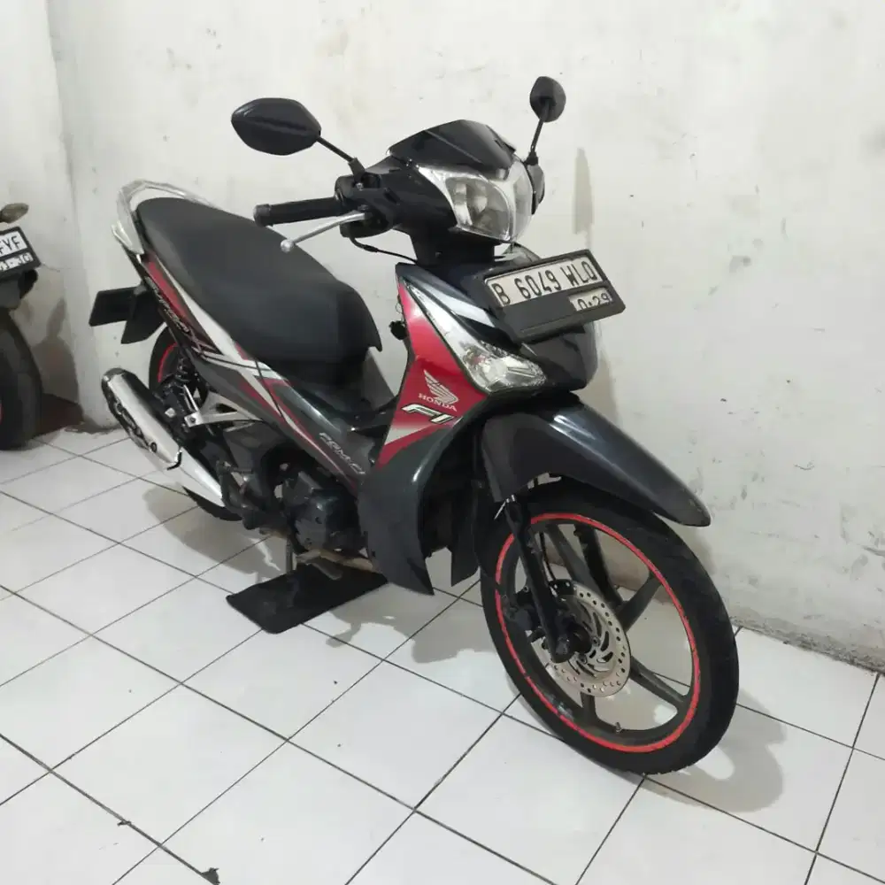Honda Supra Helm In 2014 Bagus lengkap