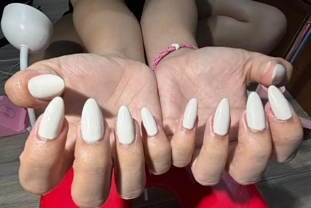 Eyelashes nails art