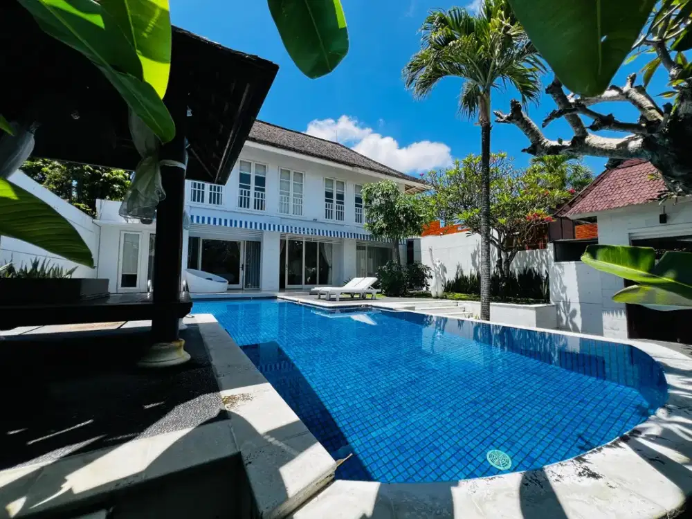 Villa bumbak kerobokan bali