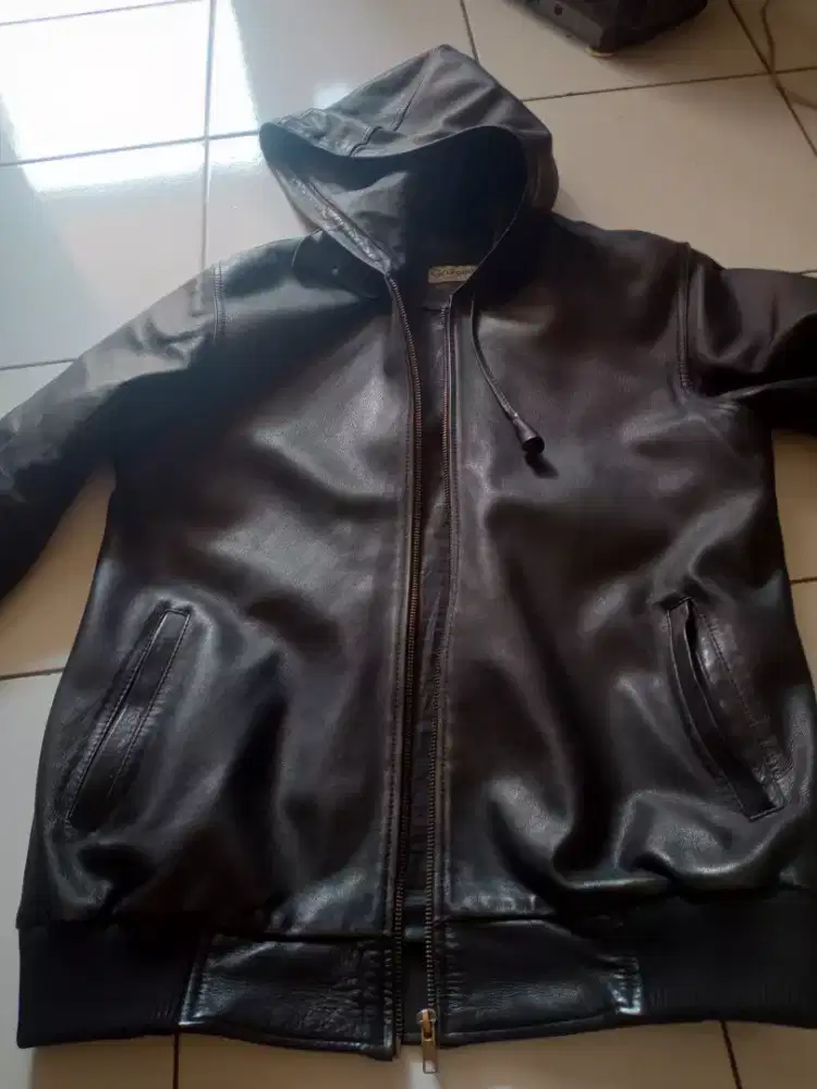 Jaket kulit model hoody mulus ukuran seken
