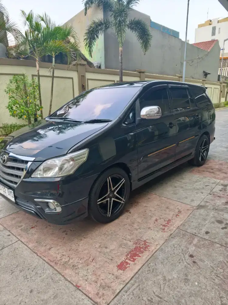 TOYOTA. INNOVA. 2.0.  G. AT BNSN 14