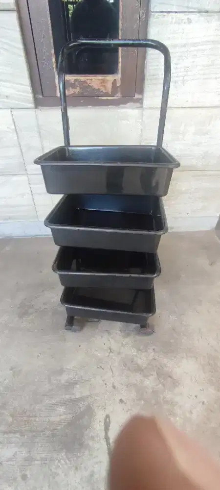 Rak salon 4 susun geser kanan kiri