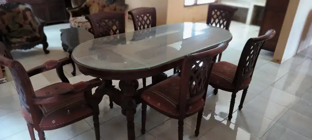 Meja makan ukir jepara