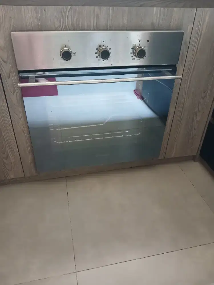 Oven tanam merk Tecnogas