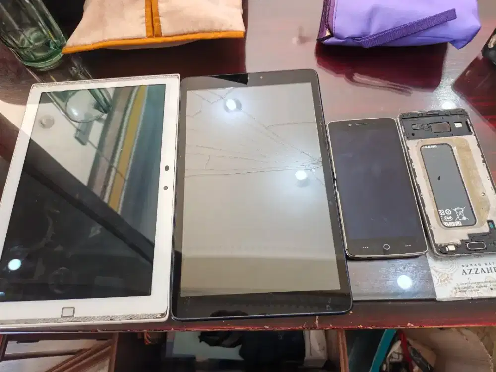 Tab dan hp minus