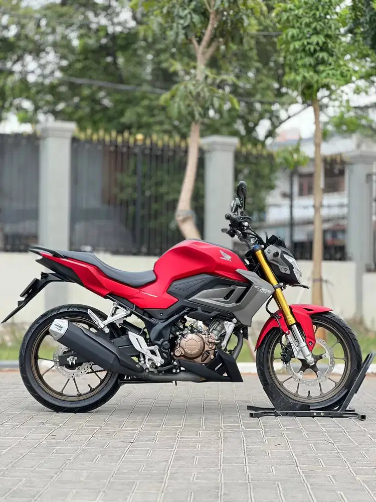 HONDA NEW CB 150R 2023 MERAH KM LOW PAJAK PANJANG LIKE NEW