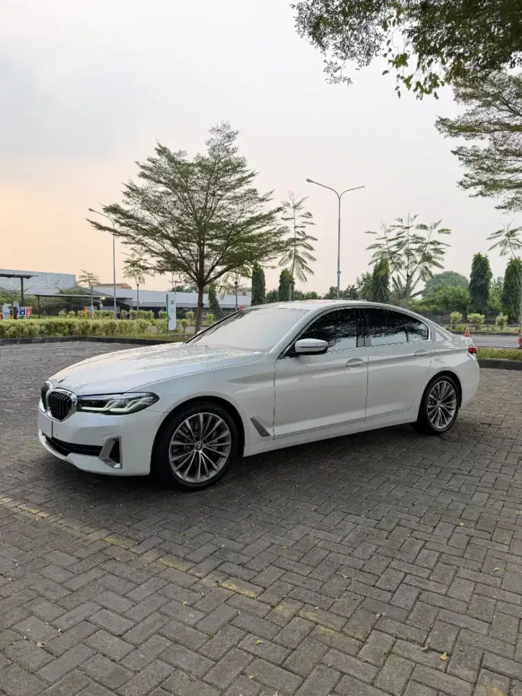 BMW 530i Putih Matic