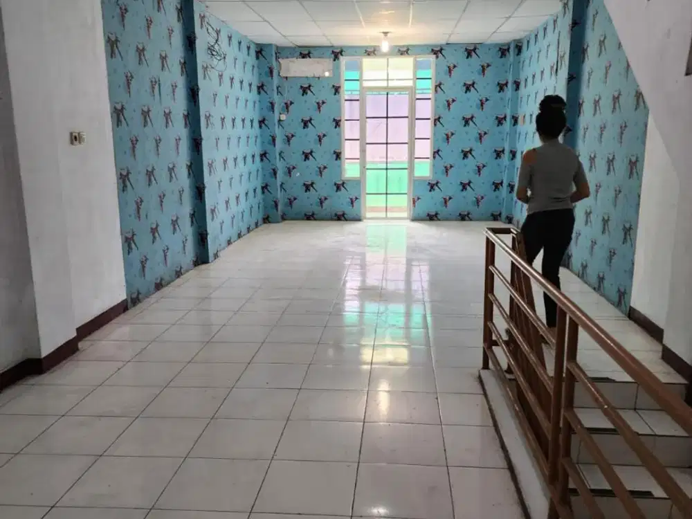 DIJUAL Ruko 5,5 Lantai dengan Lokasi yang Strategis dan Cocok untuk Berbisnis di Angke, Jakarta Barat