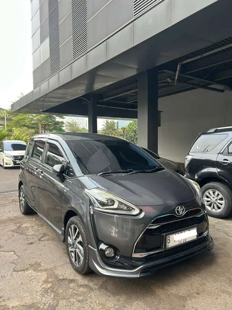 Toyota Sienta Q AT 2016