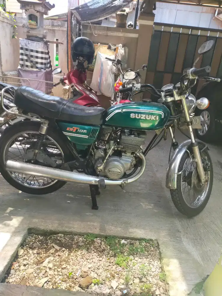 Suzuki GT 185 tahun 1976