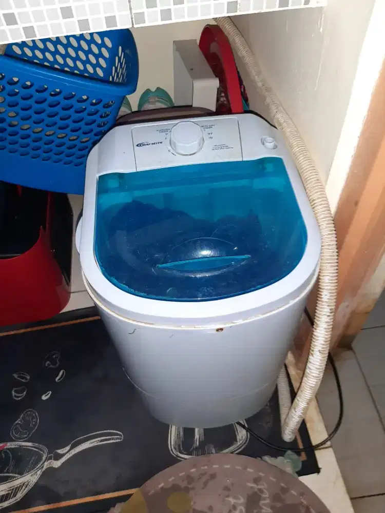 Mesin cuci anak kos