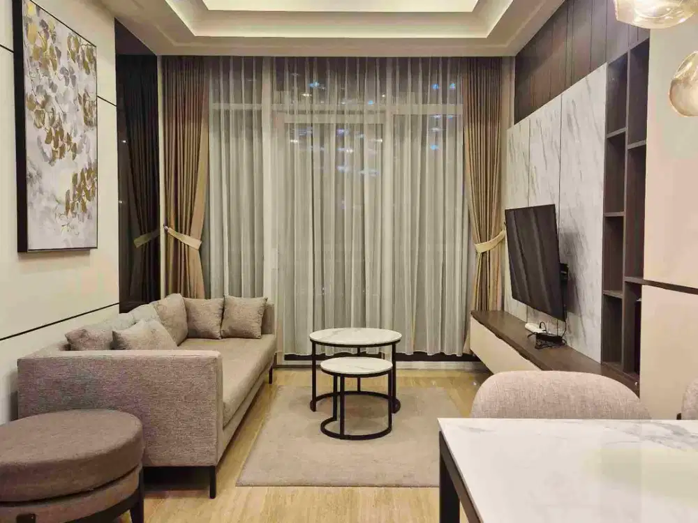 Dijual Apartemen South Hills 2BR, 97sqm, furnished, double glass, rapi, terawat, dan siap huni.