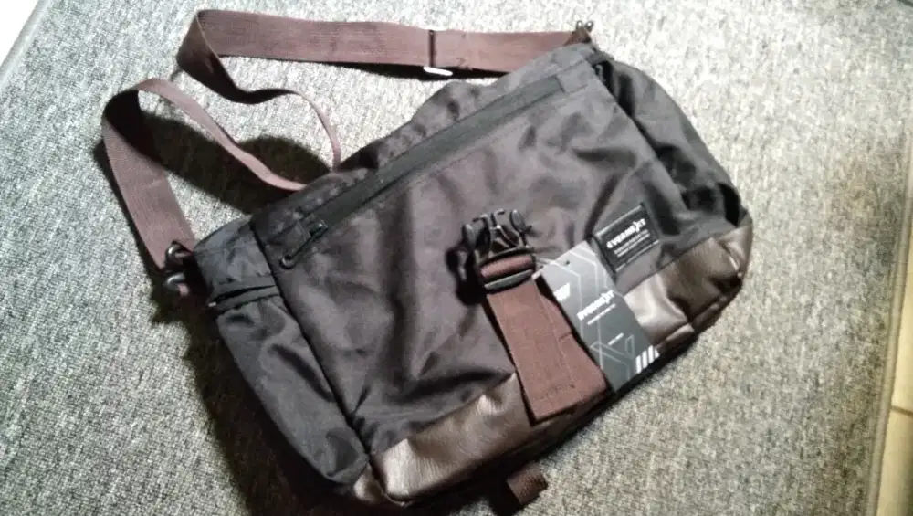 Tas Pria Original Brand Tertera