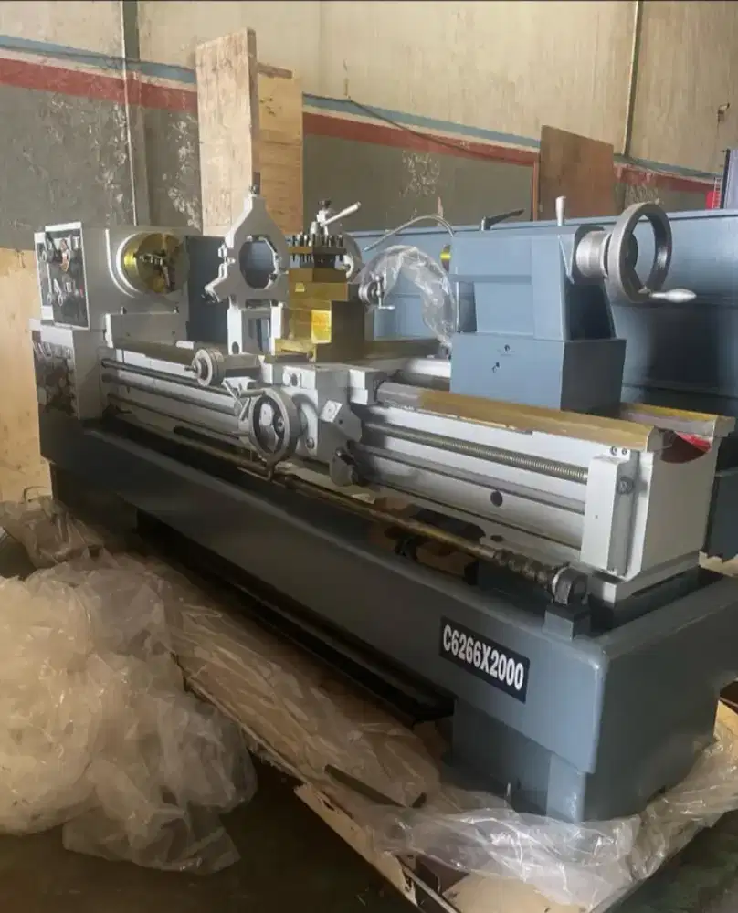 Hectmac Lathe Machine/Bubut