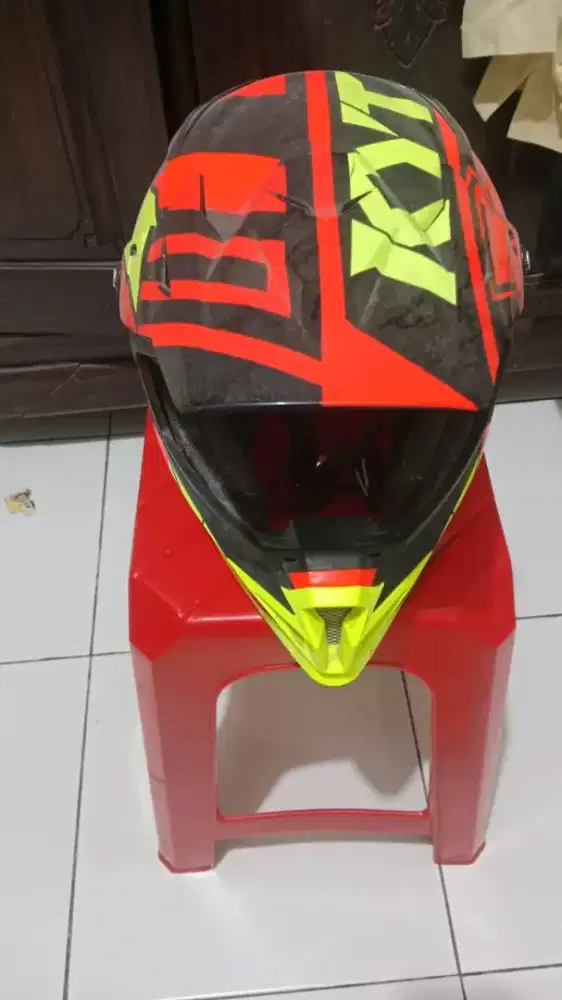 Helm KYT ever cross
