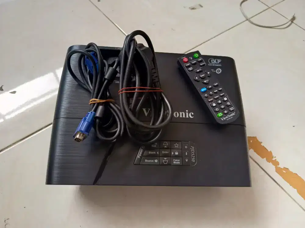 Iklan Proyektor ViewSonic PJD5250 Batangan