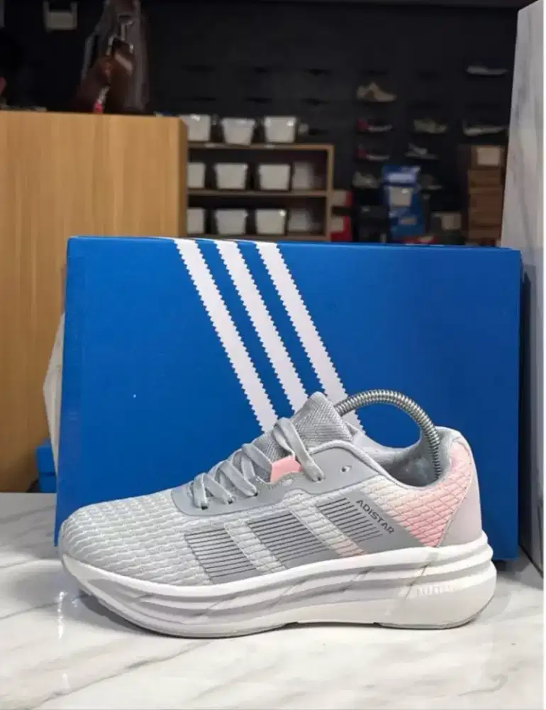 NEW ARRIVAL - ADIDOS