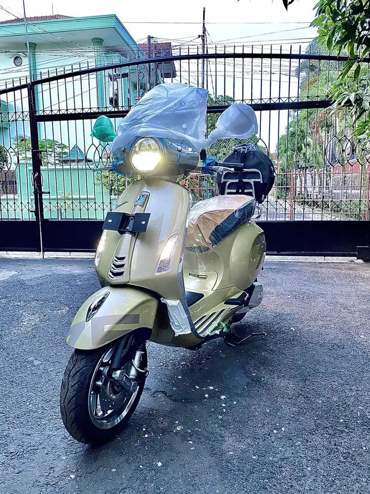 Vespa Primavera 7th Anniversary Limited Edition 0 KM