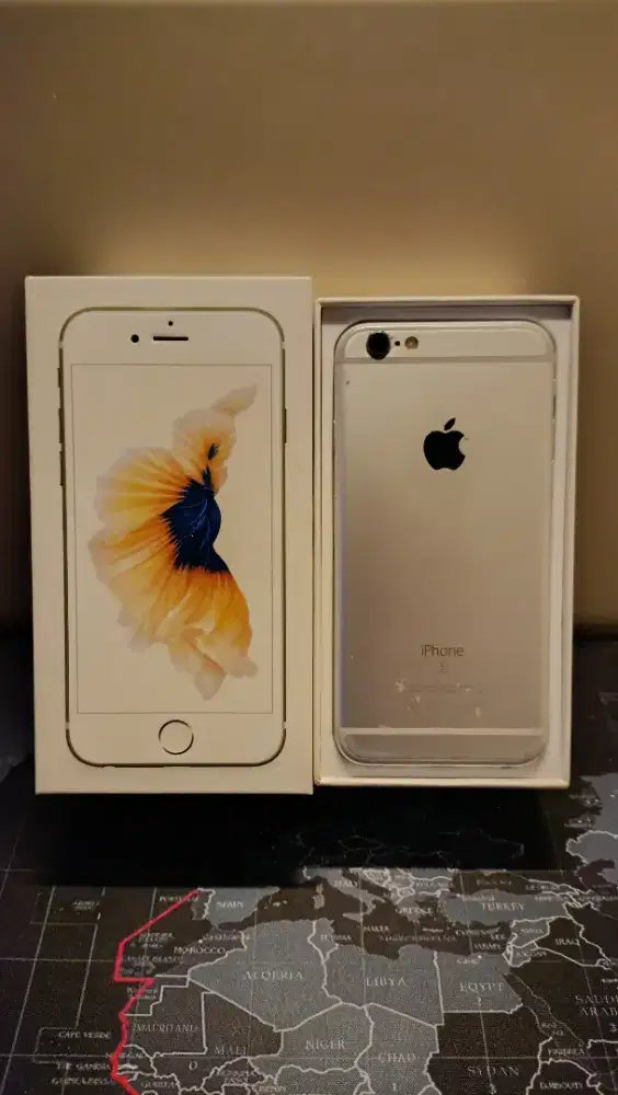 Forsale IPhone 6s Silver 16gb