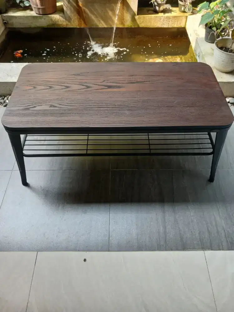 Meja kayu merk Informa