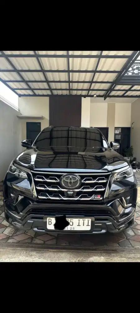 Fortuner GR 2.8 2x4 2022 Pjk Hdp Solar AT Istimewa like New Km47rb