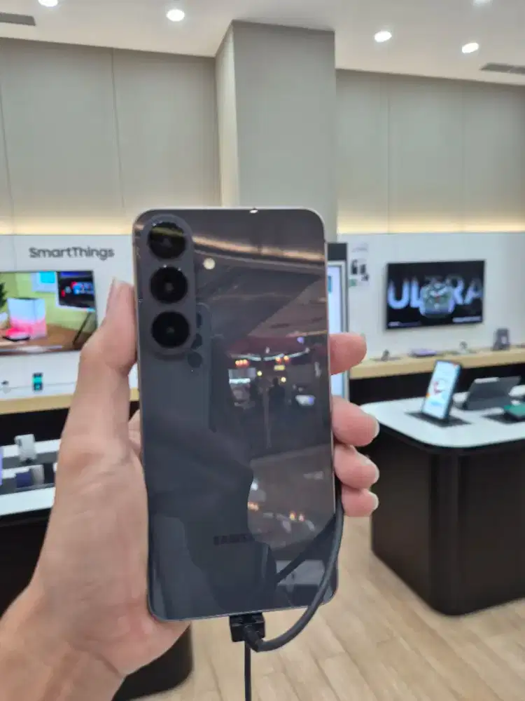 Cicilan DP mulai Rp. 0 Samsung S26Fe - Samsung Store Queen City Mall