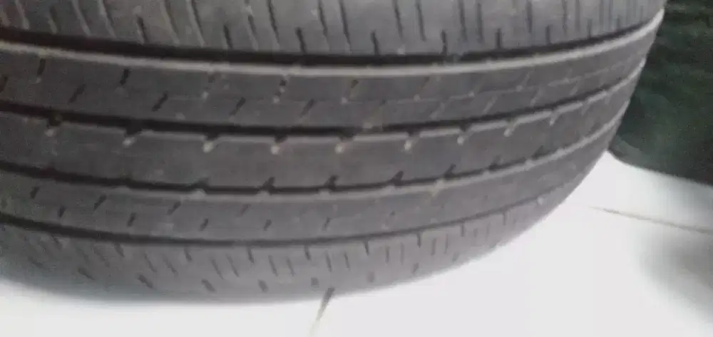 Ban mobil bekas