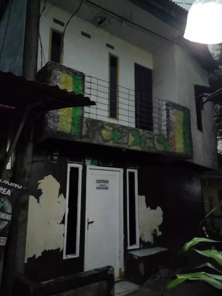 Disewakan Rumah 2 lantai Murah Bulanan