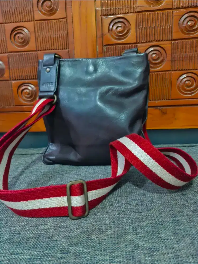 Preloved tas selempang bally original kulit asli, sz kecil