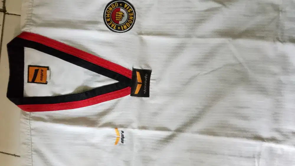 JUAL BAJU TAEKWONDO SATU SET MEREK EMPRO, UK:150