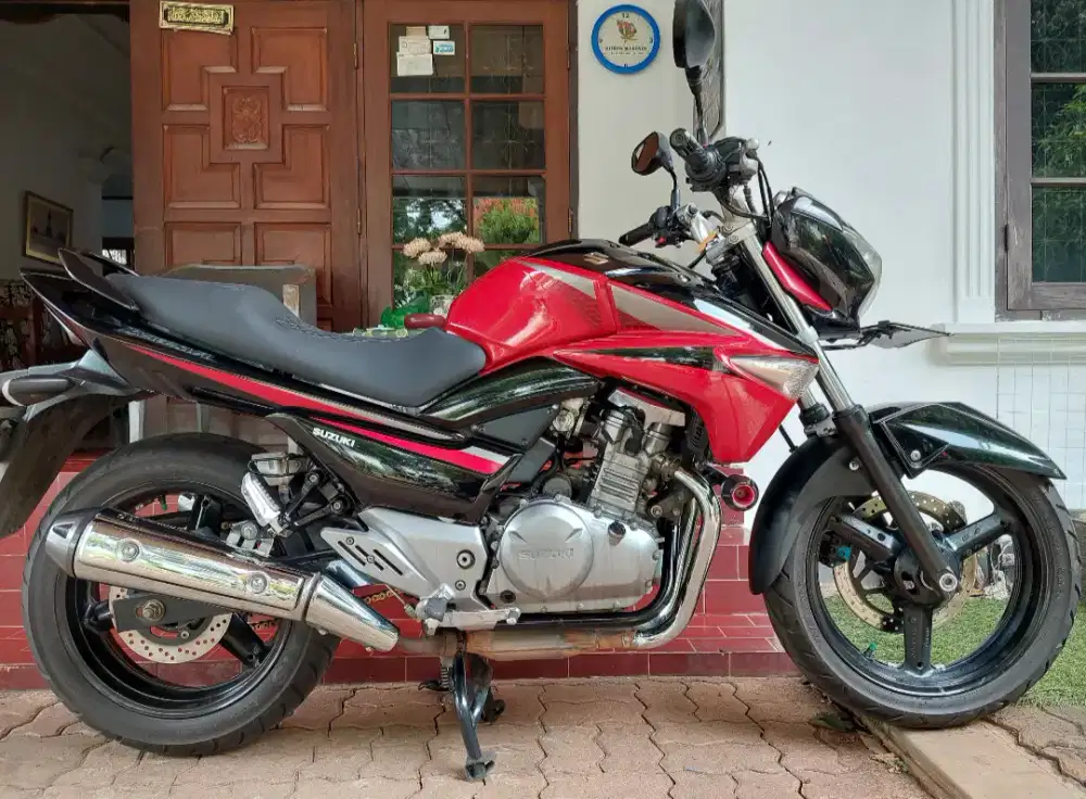 SUZUKI INAZUMA GW25