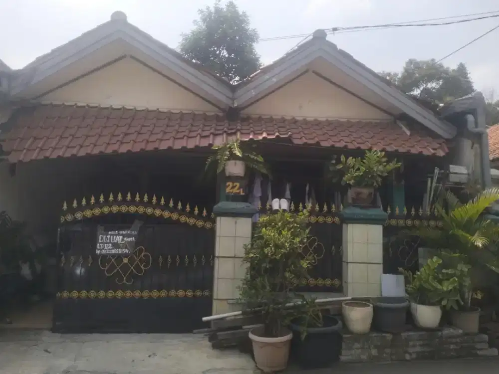 Dijual Rumah SHM LT 112 LB 112 2 Km Tidur 1 Km Mandi Harga : 1,5 M