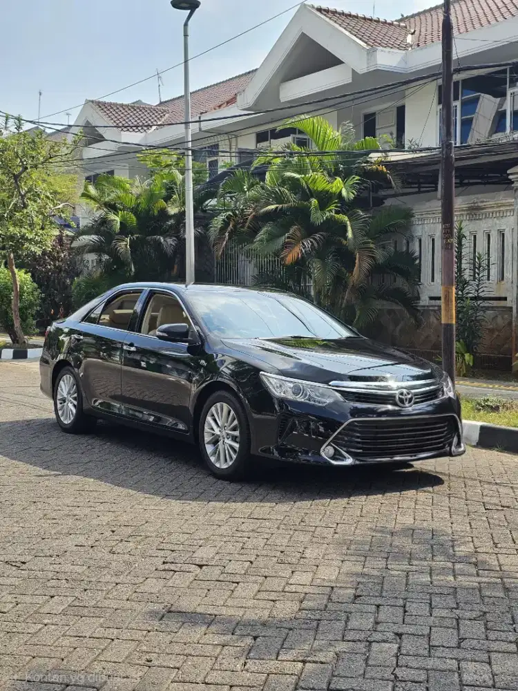 Toyota Camrt 2.5 V AT Hitam 2017