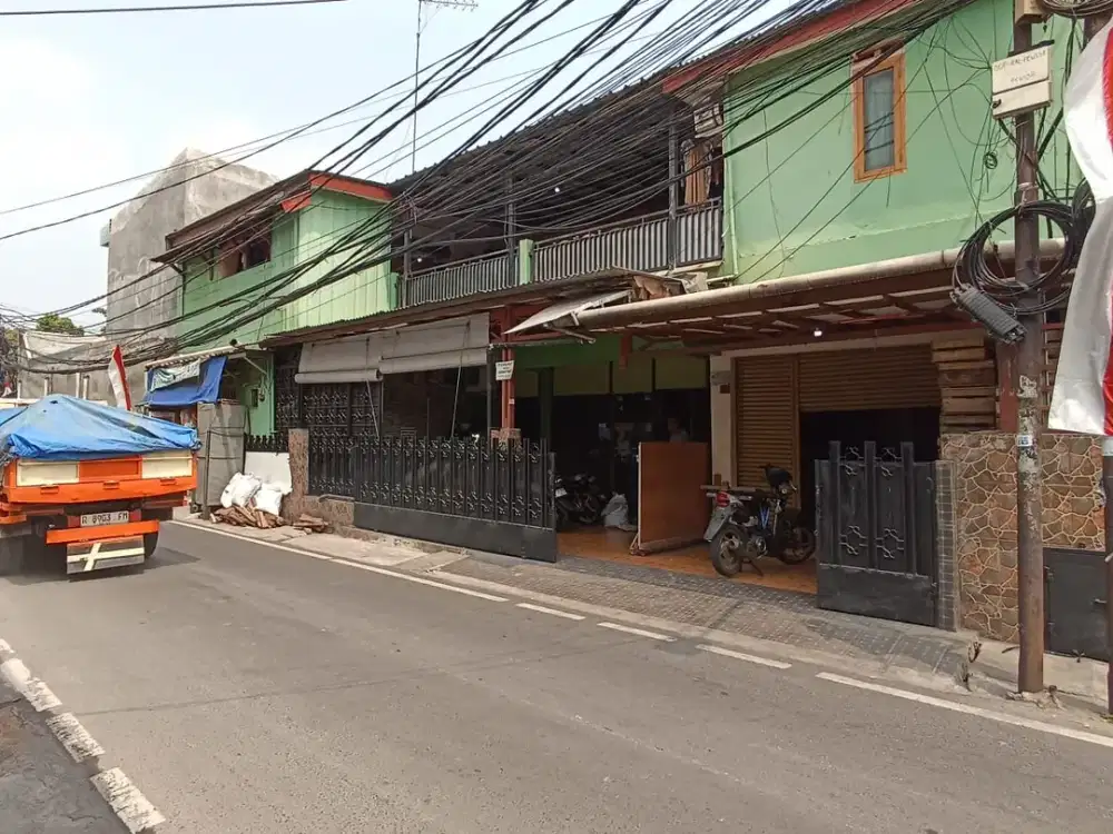 DIJUAL RUMAH + 2 KIOS + 6 KAMAR KOS - PENGADEGAN SELATAN, PANCORAN