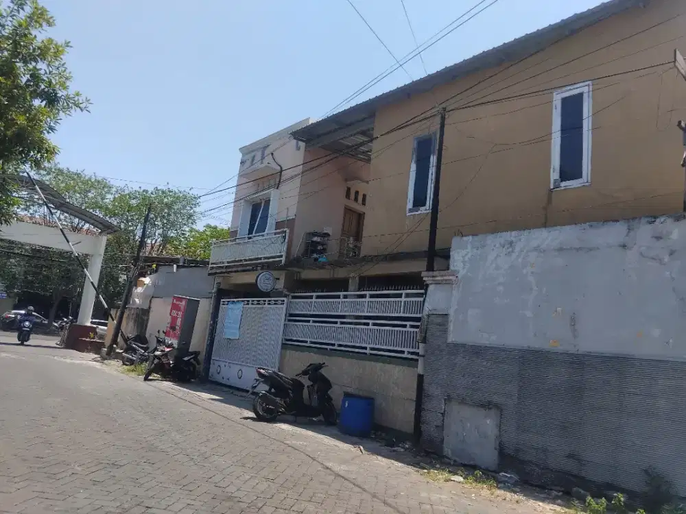 Di jual murah rumah kost raya mulyosari ,2 lantai full bangunan