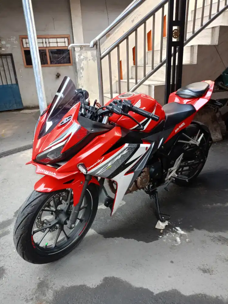Di jual MTR Honda CBR 150 R Thn2019 plat K Jawa Tengah pjk mti  ss ada