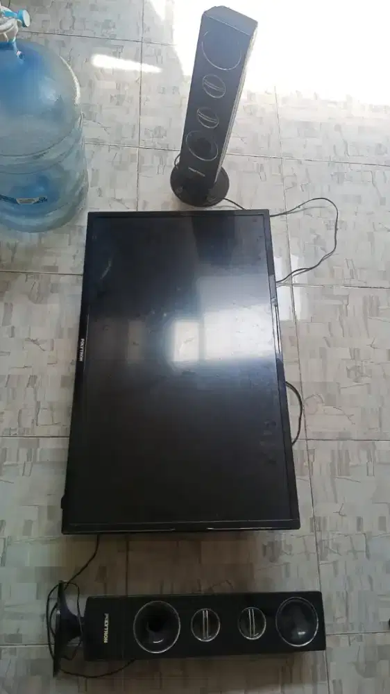 JUAL TV BEKAS MEREK POLYTRON 32 INCH